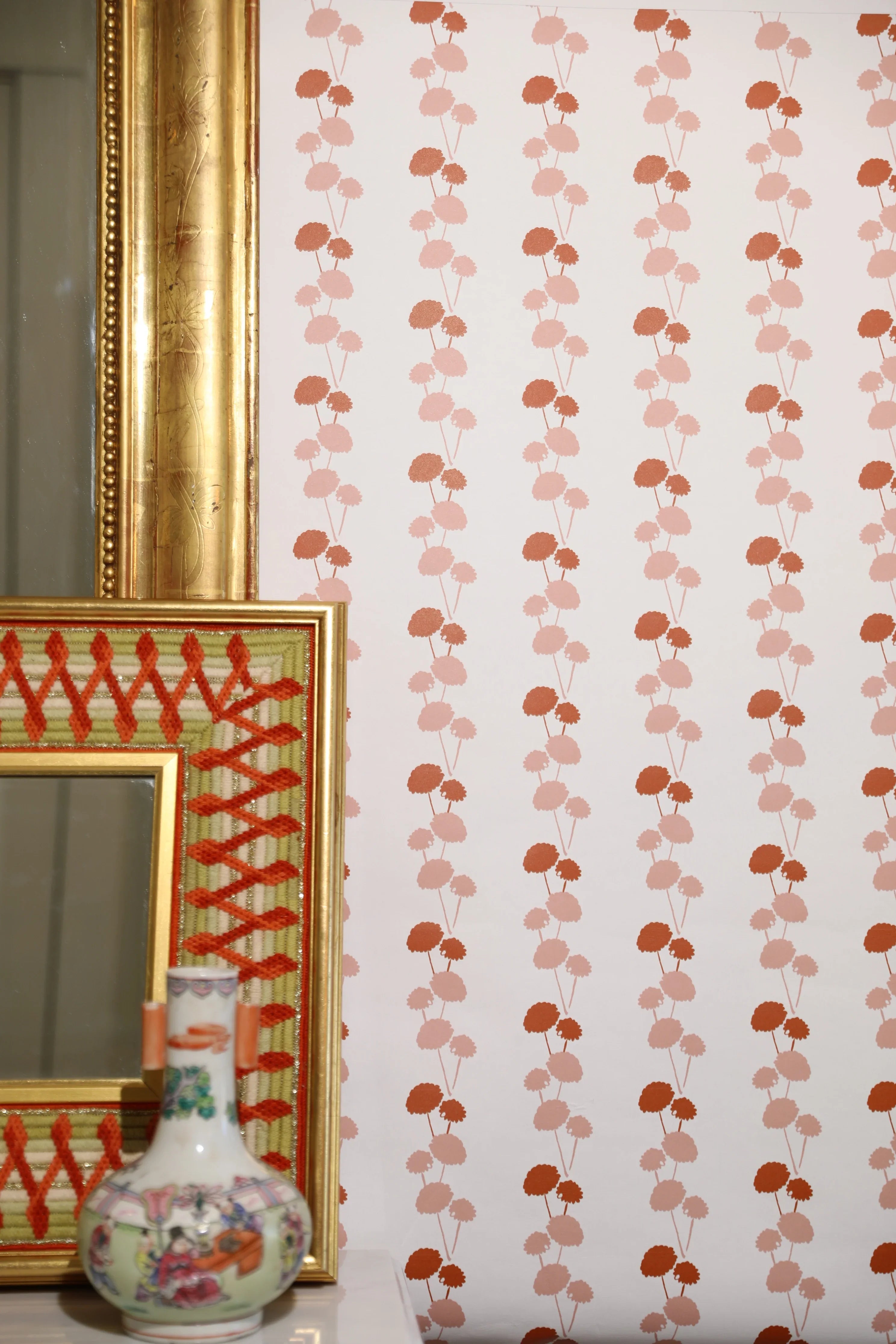 Luxury botanical and floral wallpaper featuring an elegant linear dahlia vine pattern inspired by English gardens, designed for modern traditional interiors, powder rooms, bedrooms, dining spaces, and layered luxury homes. Sustainably printed in England by Truett Designs.