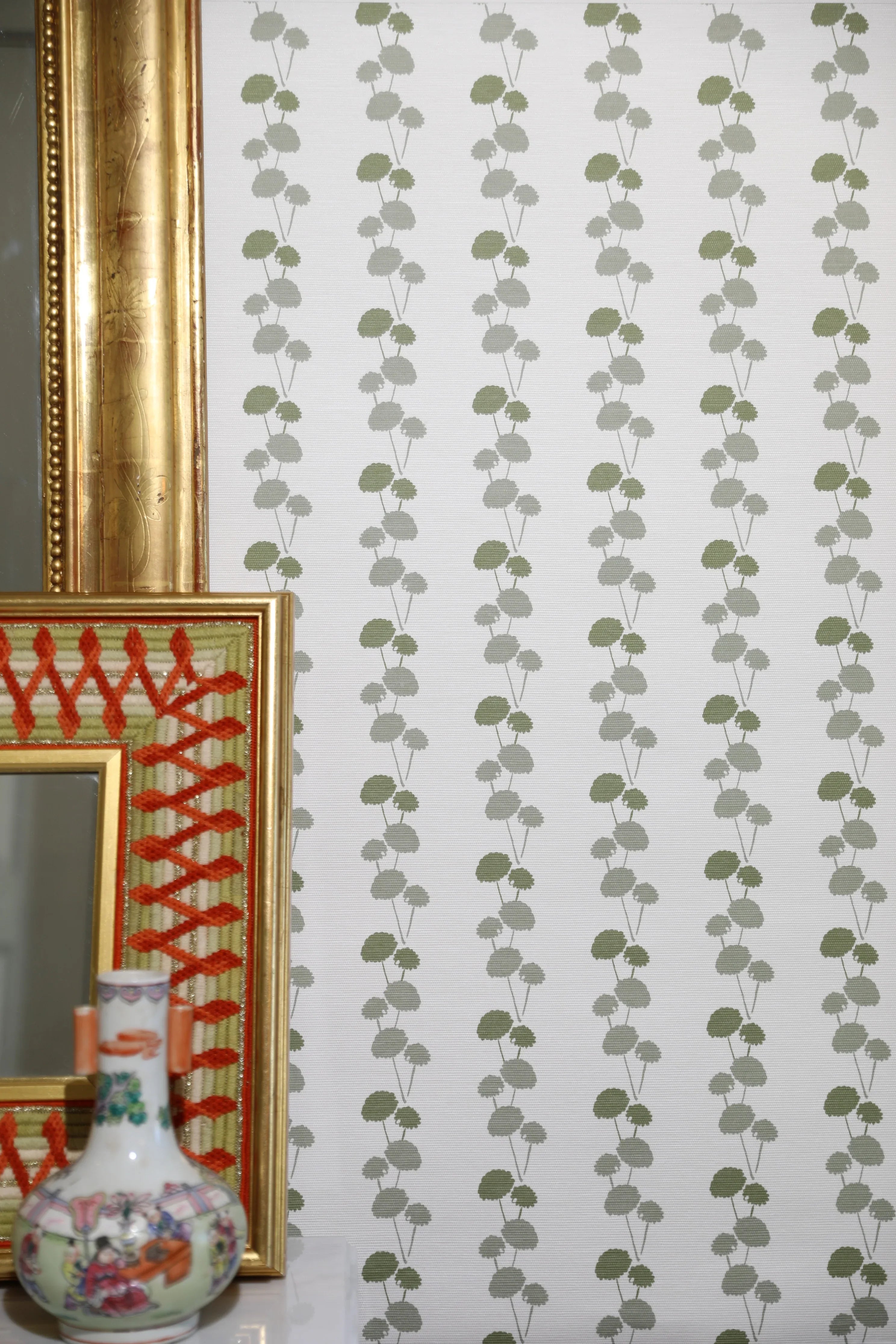 Luxury botanical and floral wallpaper featuring an elegant linear dahlia vine pattern inspired by English gardens, designed for modern traditional interiors, powder rooms, bedrooms, dining spaces, and layered luxury homes. Sustainably printed in England by Truett Designs.